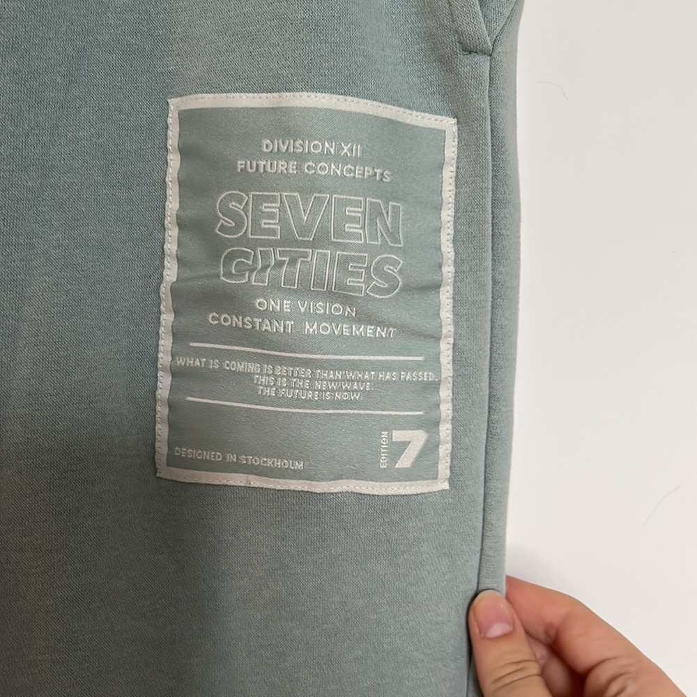 H&M sweatpants - Picture 2 of 2